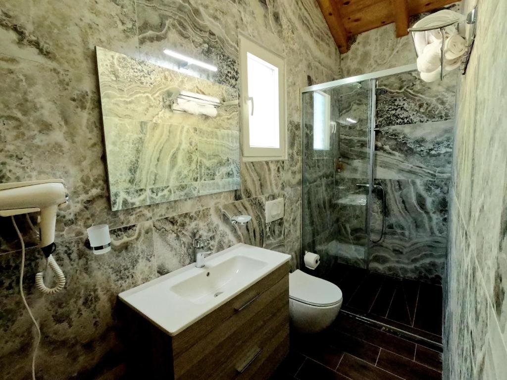 hotel_bathroom2